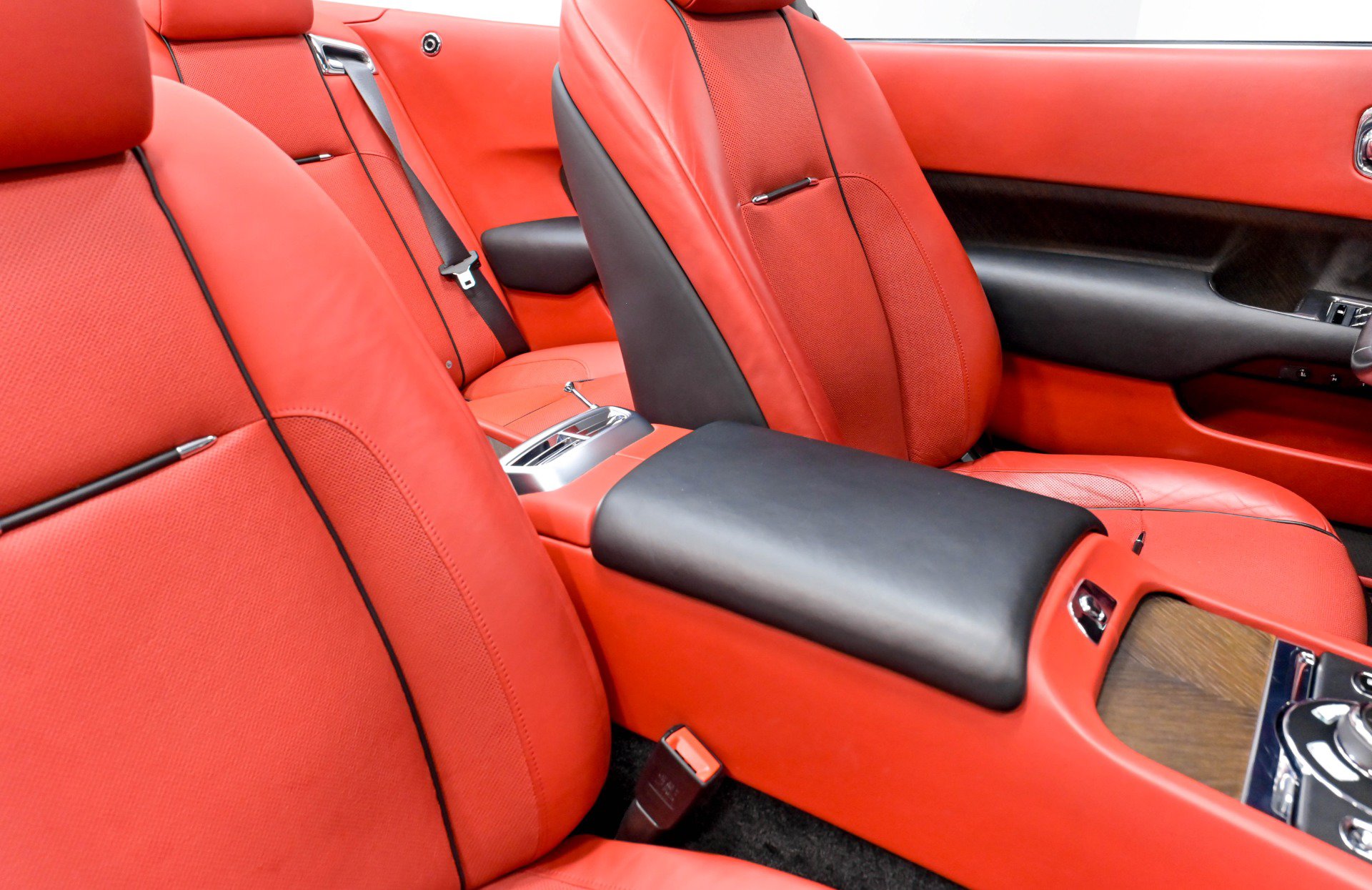Used 2017 Rolls-Royce Dawn RWD image 62