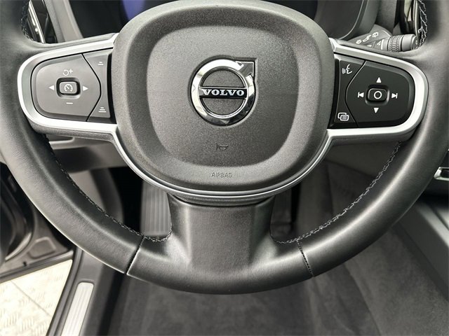 Used 2025 Volvo XC60 B5 Core image 14