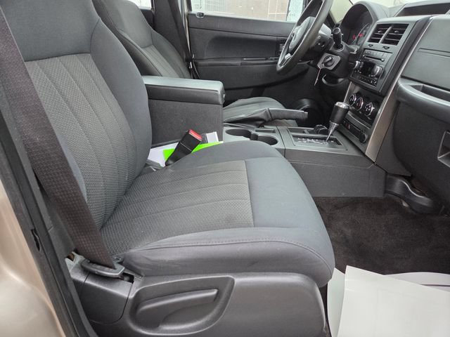 Used 2011 Jeep Liberty Sport AWD/4WD image 35