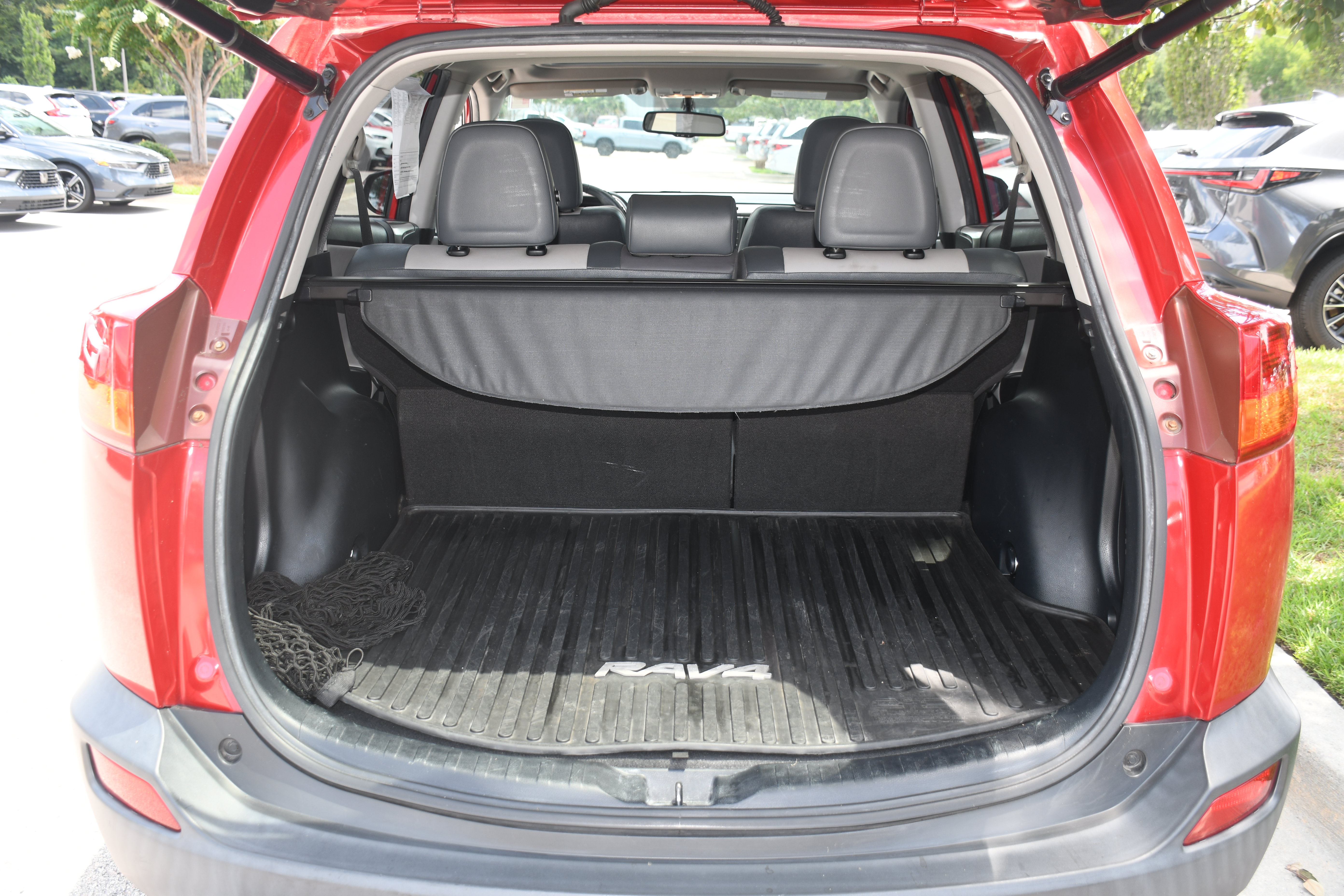 Used 2015 Toyota RAV4 Limited w/ Outdoor Package FWD image 19