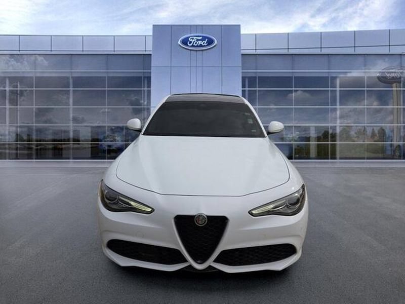 Used 2023 Alfa Romeo Giulia Sprint RWD image 3