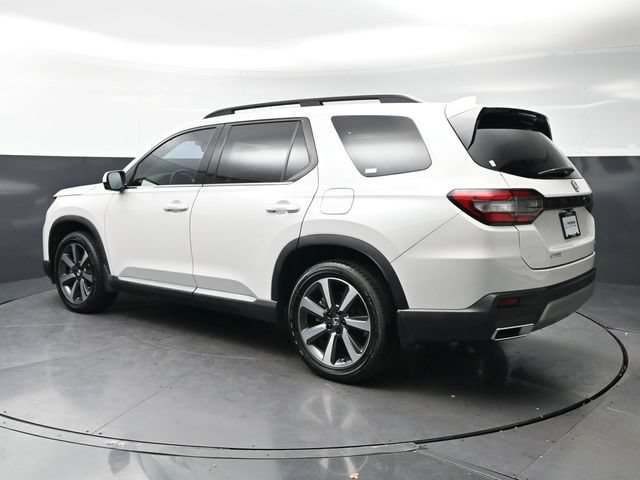 Used 2023 Honda Pilot Touring image 7