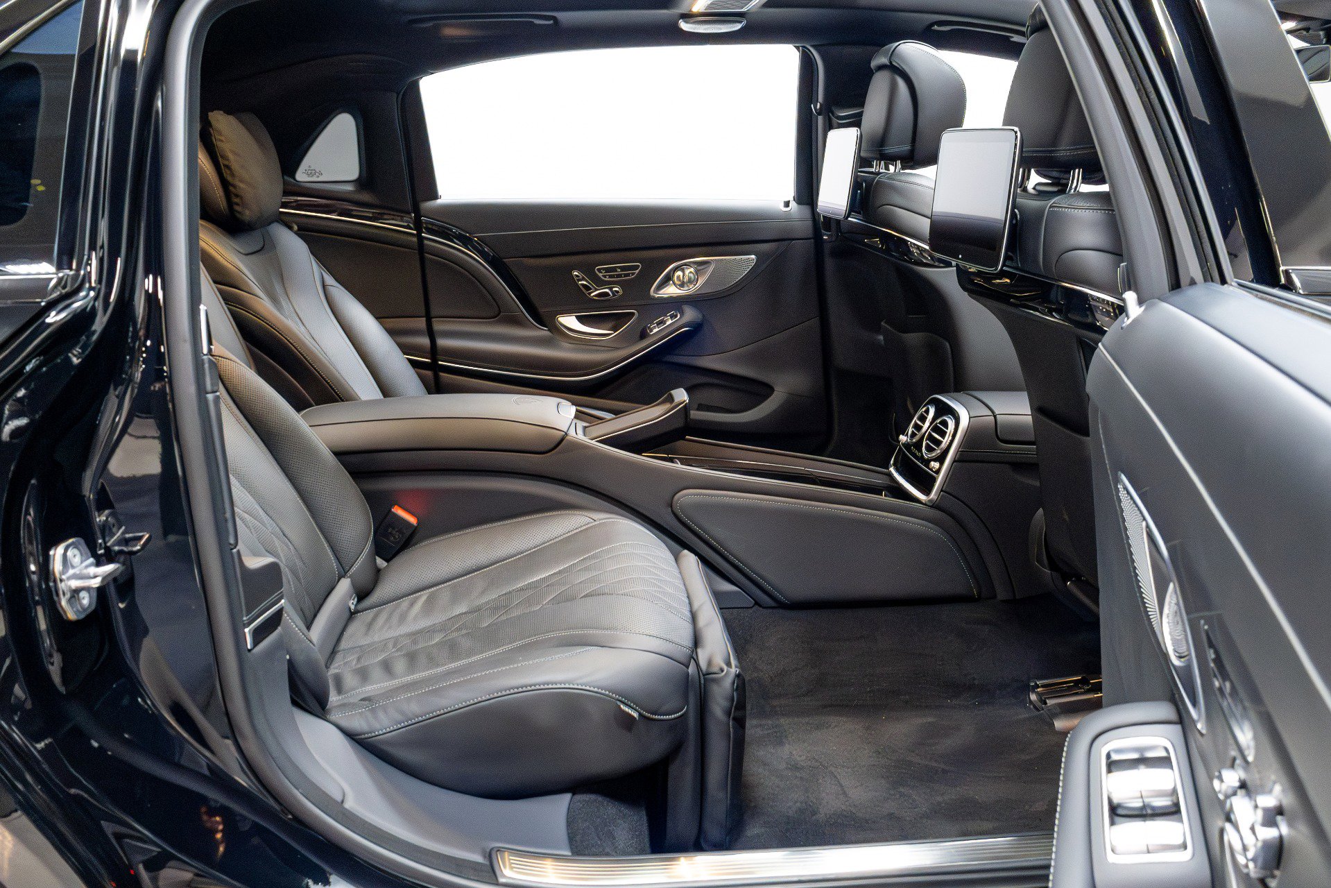 Used 2020 Mercedes-Benz Maybach S 650 image 28