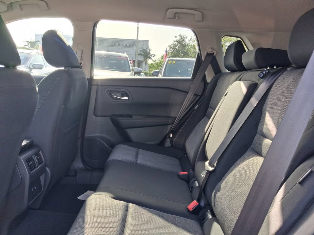 Used 2026 Nissan Rogue SV FWD image 10