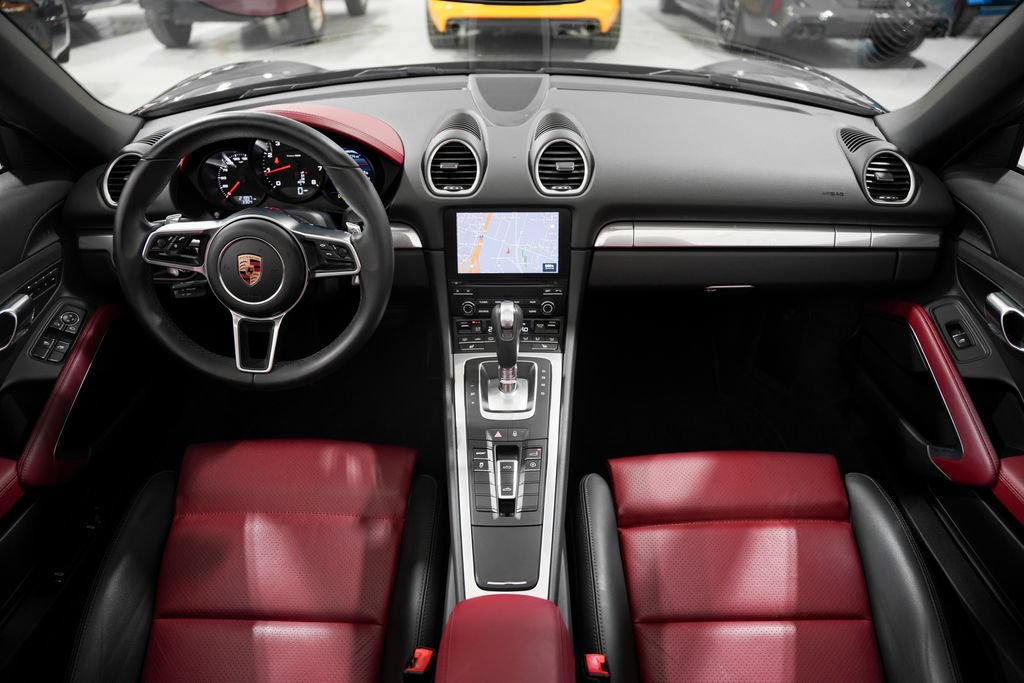 Used 2017 Porsche 718 Boxster RWD image 18