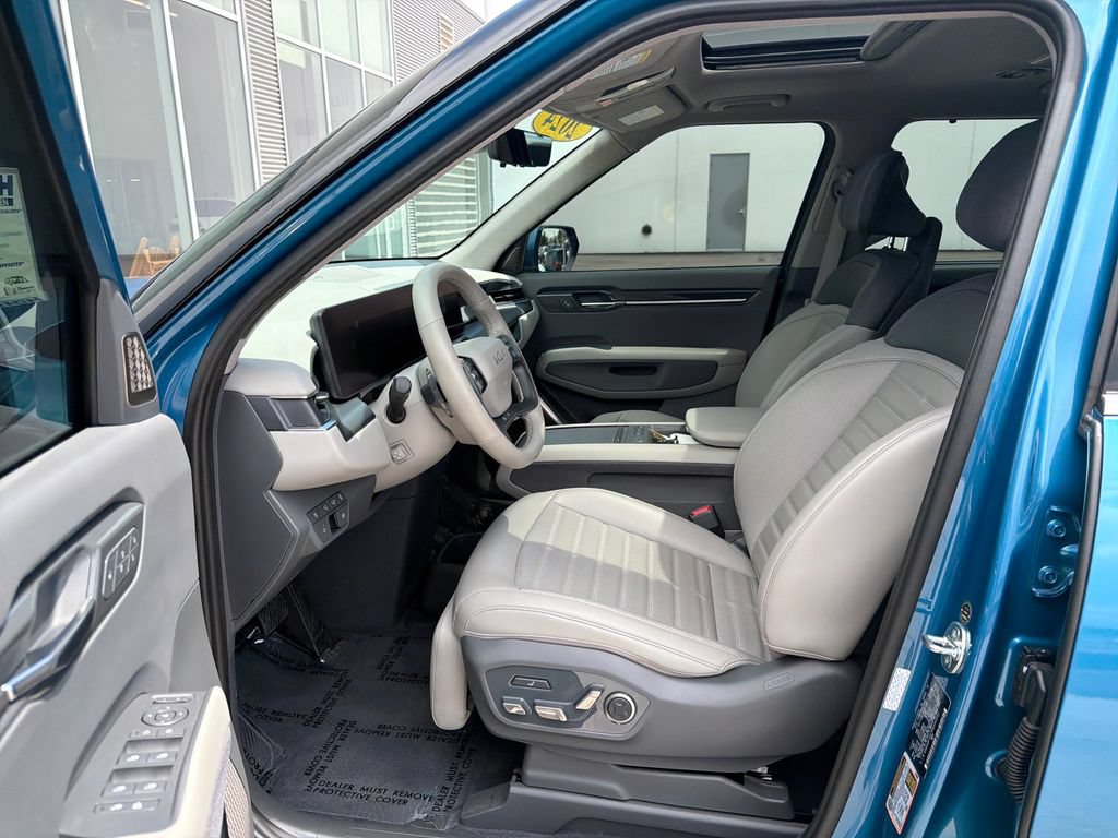 Used 2024 Kia EV9 Land AWD/4WD image 9