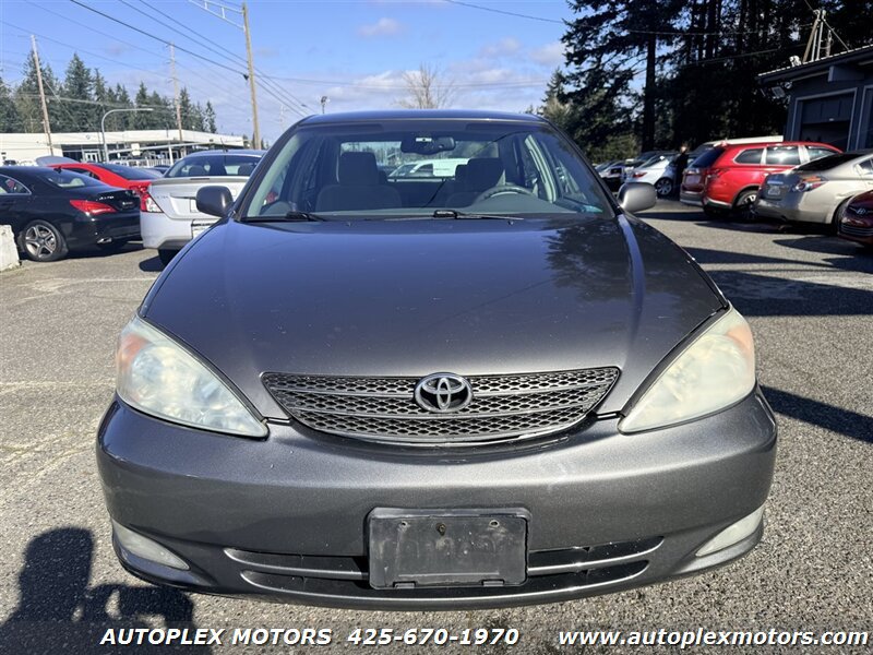 Used 2004 Toyota Camry XLE FWD image 3