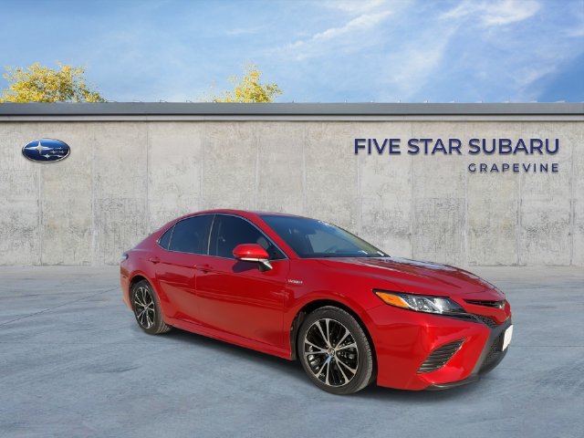 Used 2020 Toyota Camry SE FWD image 2
