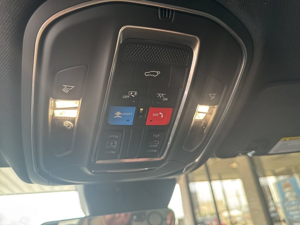 New 2025 Jeep Grand Cherokee 4WD image 14