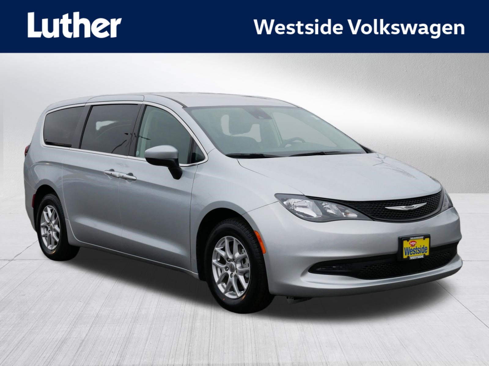 Used 2023 Chrysler Voyager LX image 1