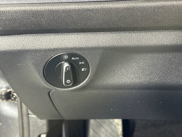 Used 2023 Volkswagen Jetta SE image 18