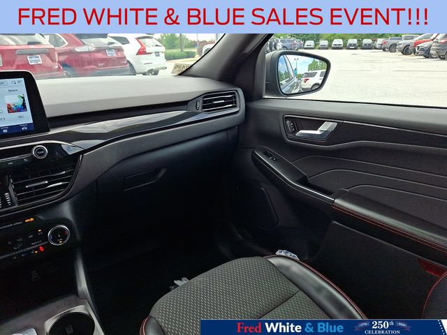 Certified 2024 Ford Escape ST-Line AWD/4WD image 16