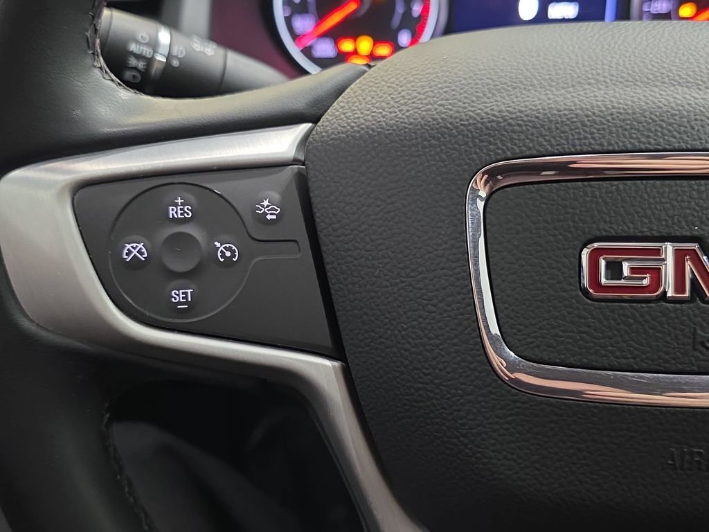 Used 2023 GMC Acadia SLT AWD/4WD image 16