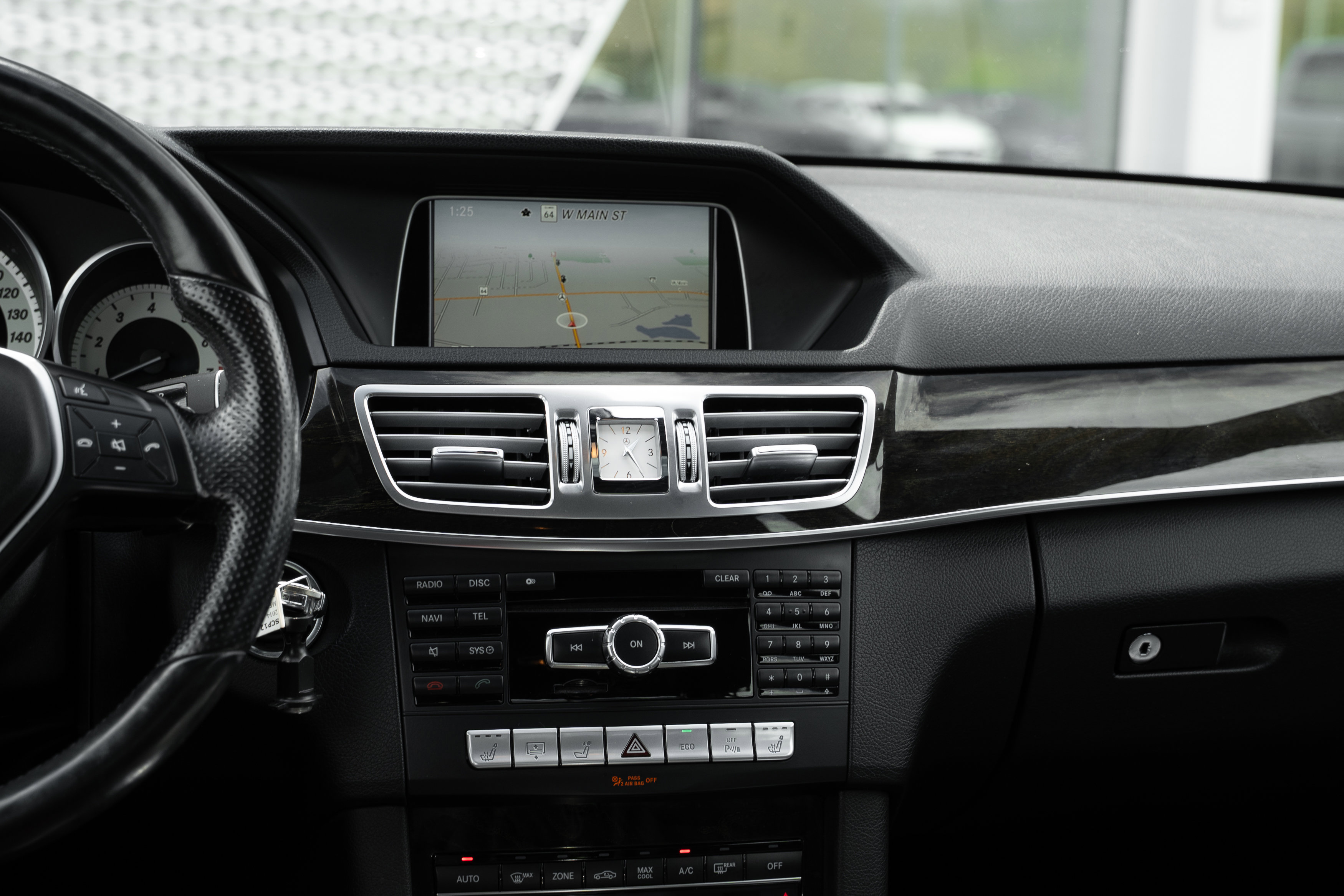 Used 2014 Mercedes-Benz E 350 4MATIC Sedan image 12