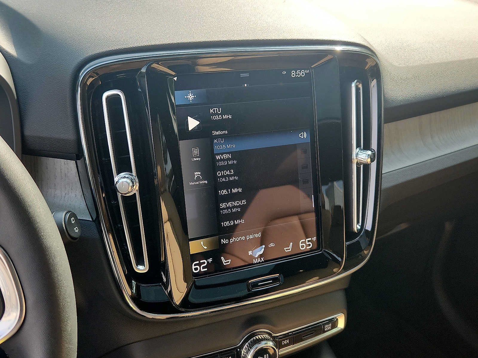 Certified 2022 Volvo XC40 T5 Inscription AWD/4WD image 17