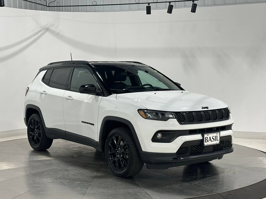Used 2023 Jeep Compass Latitude AWD/4WD image 39