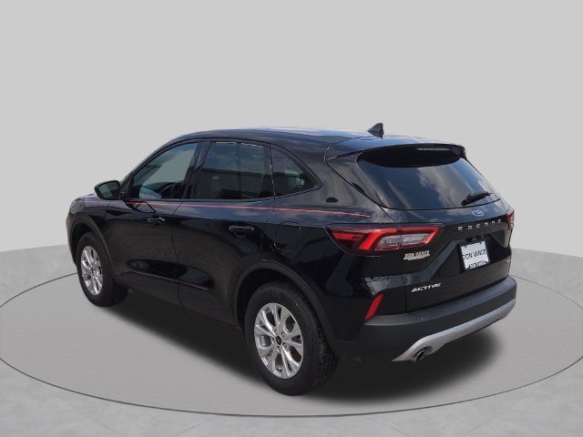 Used 2025 Ford Escape Active AWD/4WD image 3