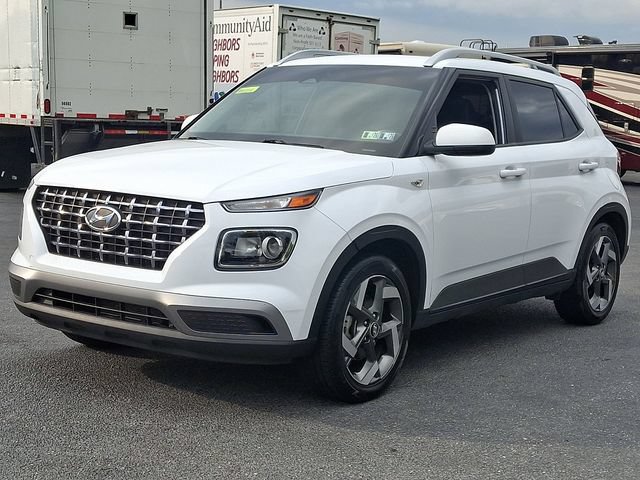 Used 2023 Hyundai Venue SEL FWD image 6