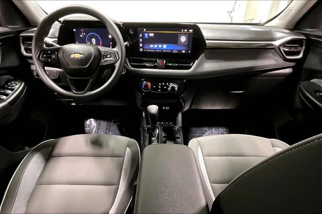 Used 2025 Chevrolet TrailBlazer LT AWD/4WD image 15