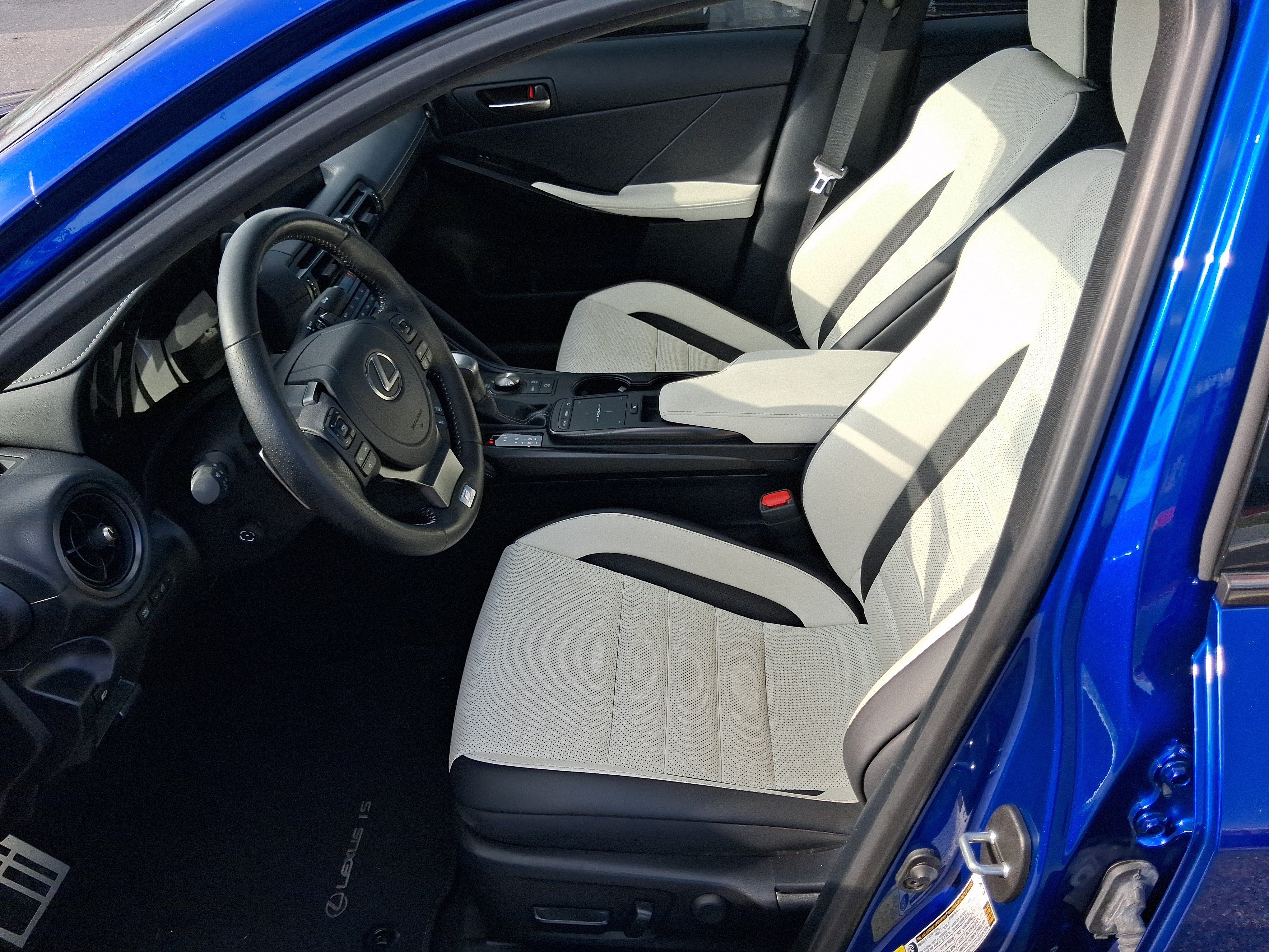 Used 2025 Lexus IS 350 F Sport w/ Accessory Package 2 RWD image 21