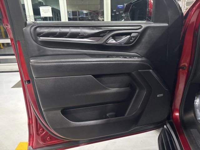 Used 2024 GMC Yukon XL Denali image 12