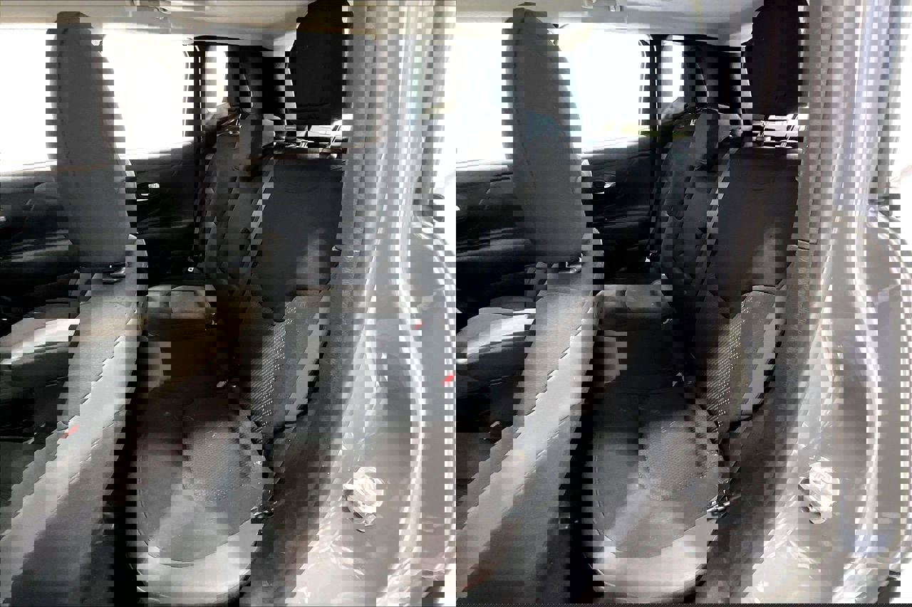 Used 2020 Jeep Renegade Altitude FWD image 23