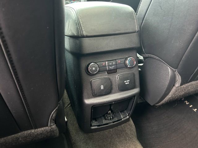 Used 2016 Ford Explorer Platinum image 27