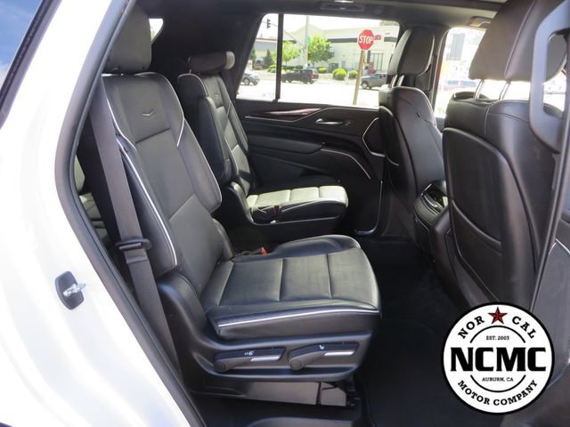 Used 2023 Cadillac Escalade Premium Luxury AWD/4WD image 57