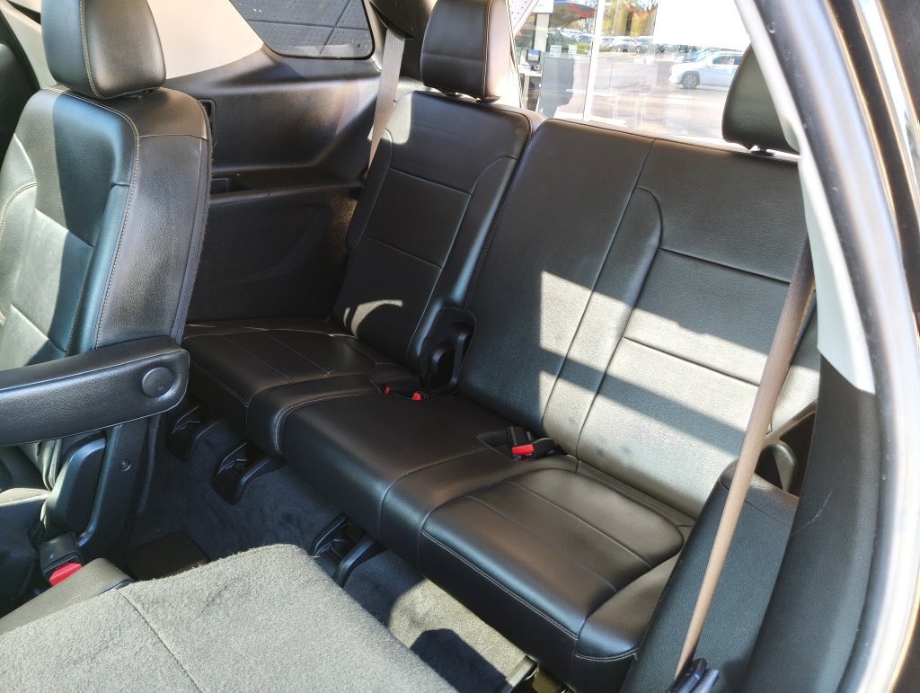Used 2021 Chevrolet Traverse Premier w/ Redline Edition AWD/4WD image 10