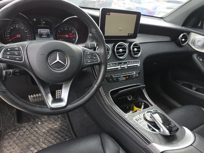 Used 2019 Mercedes-Benz GLC 300 4MATIC Coupe w/ AMG Line image 9