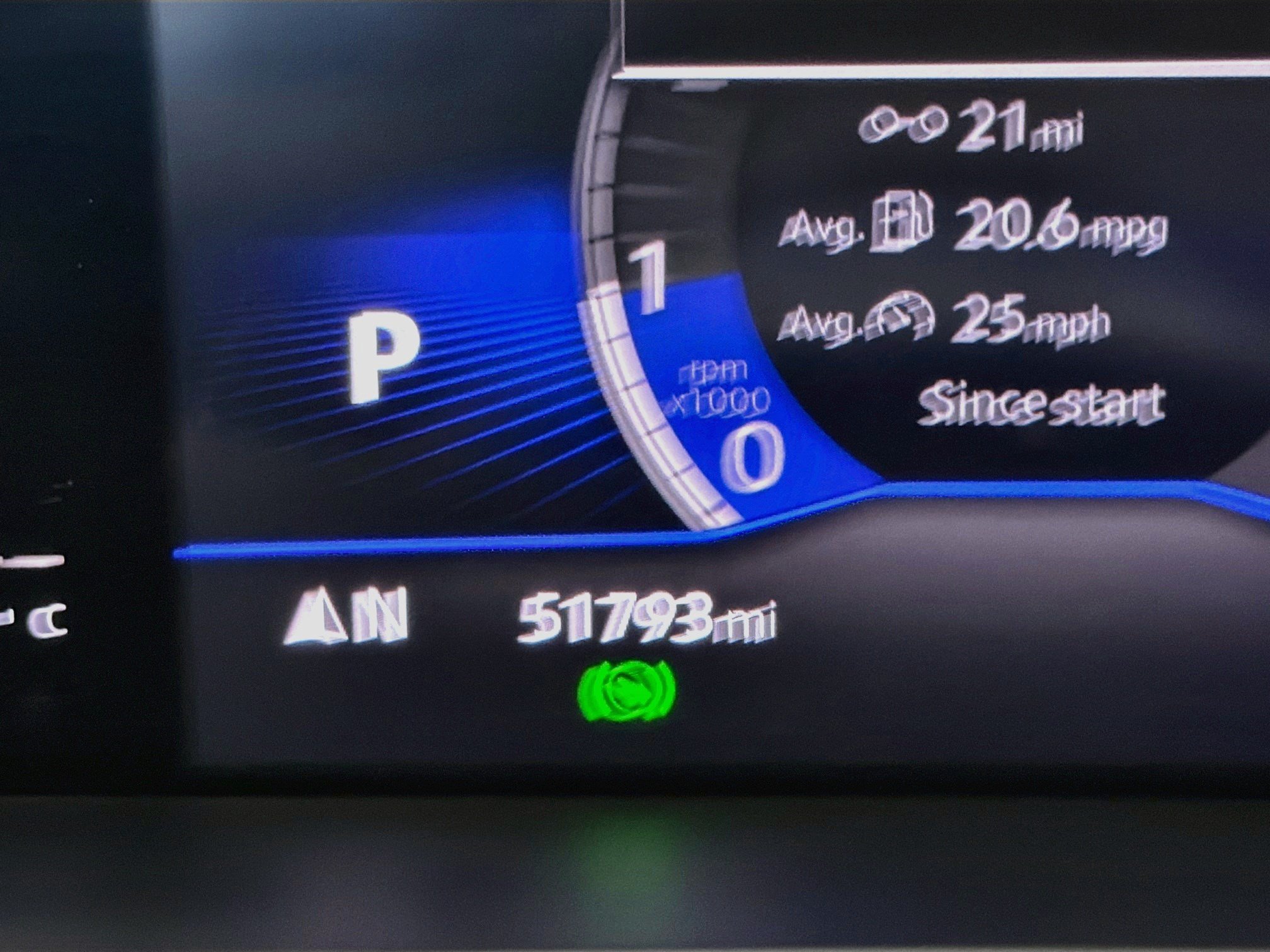 Used 2023 Volkswagen Taos SE w/ Panoramic Sunroof Package FWD image 8