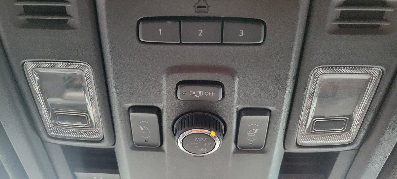 Used 2023 Cadillac Escalade Premium Luxury image 23