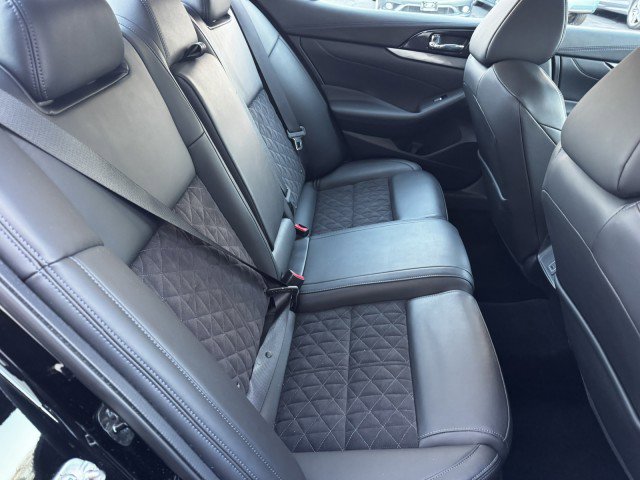 Used 2018 Nissan Maxima SR w/ Midnight Edition image 30