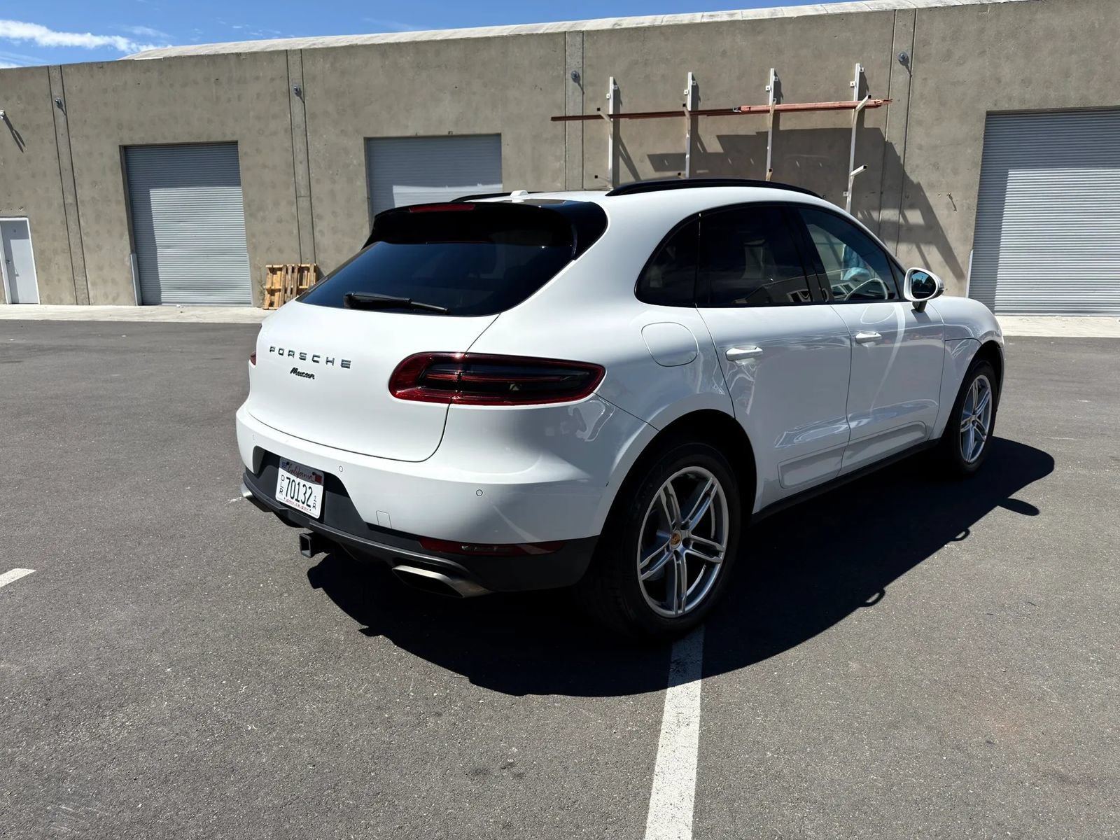 Used 2018 Porsche Macan Sport Edition AWD/4WD image 4