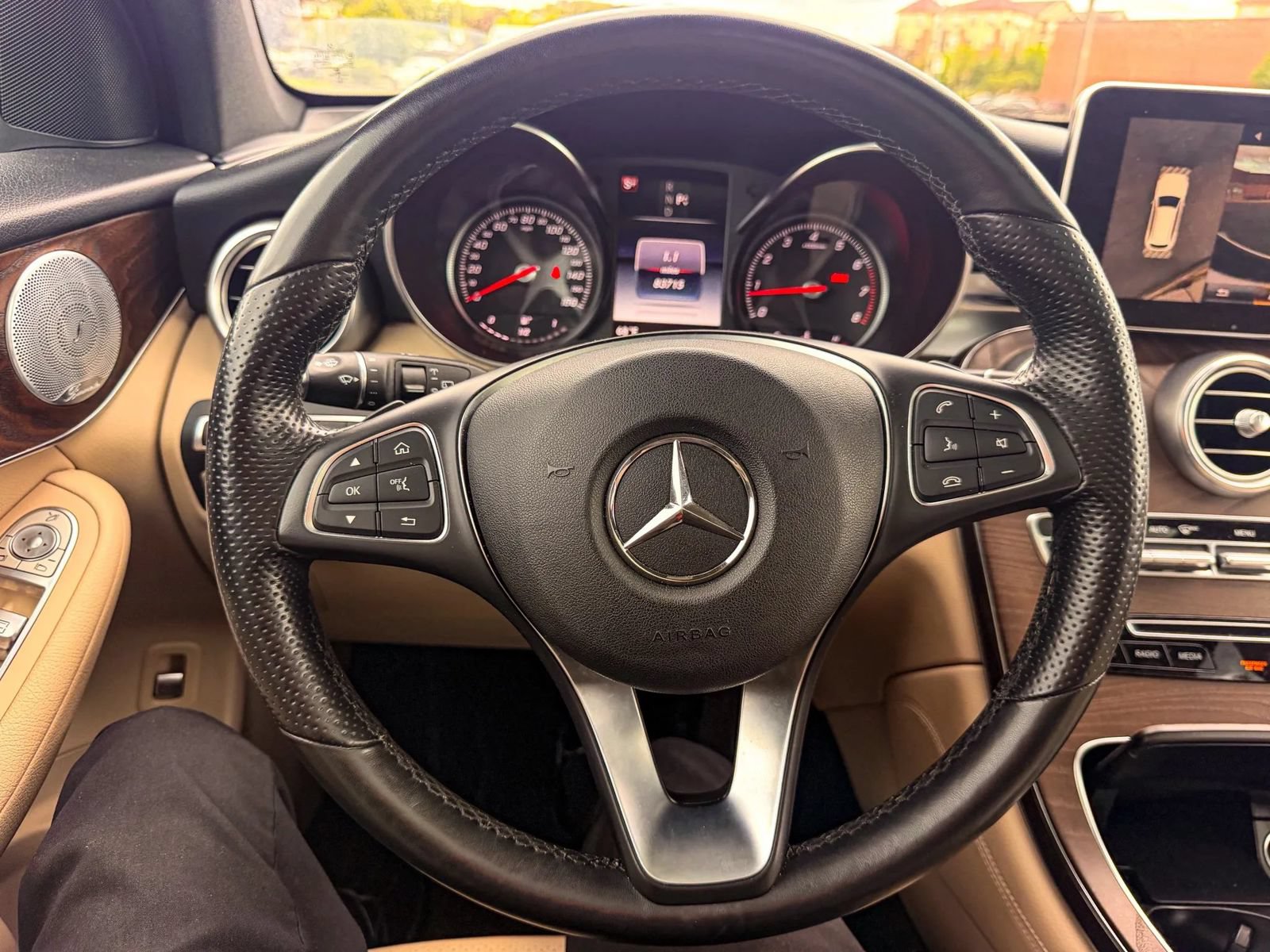 Used 2018 Mercedes-Benz GLC 300 4MATIC image 33