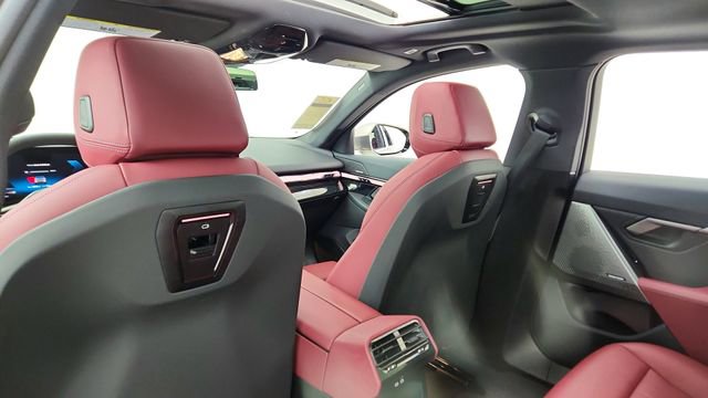 Used 2025 BMW i5 xDrive40 image 31