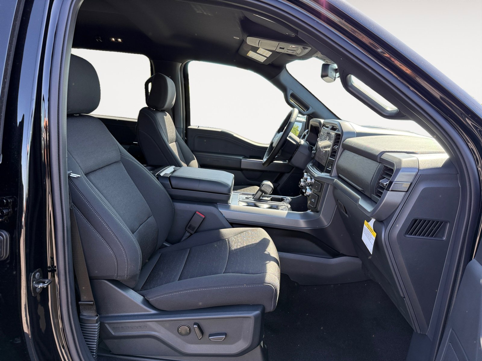 New 2025 Ford F150 XLT w/ Equipment Group 302A MID image 19