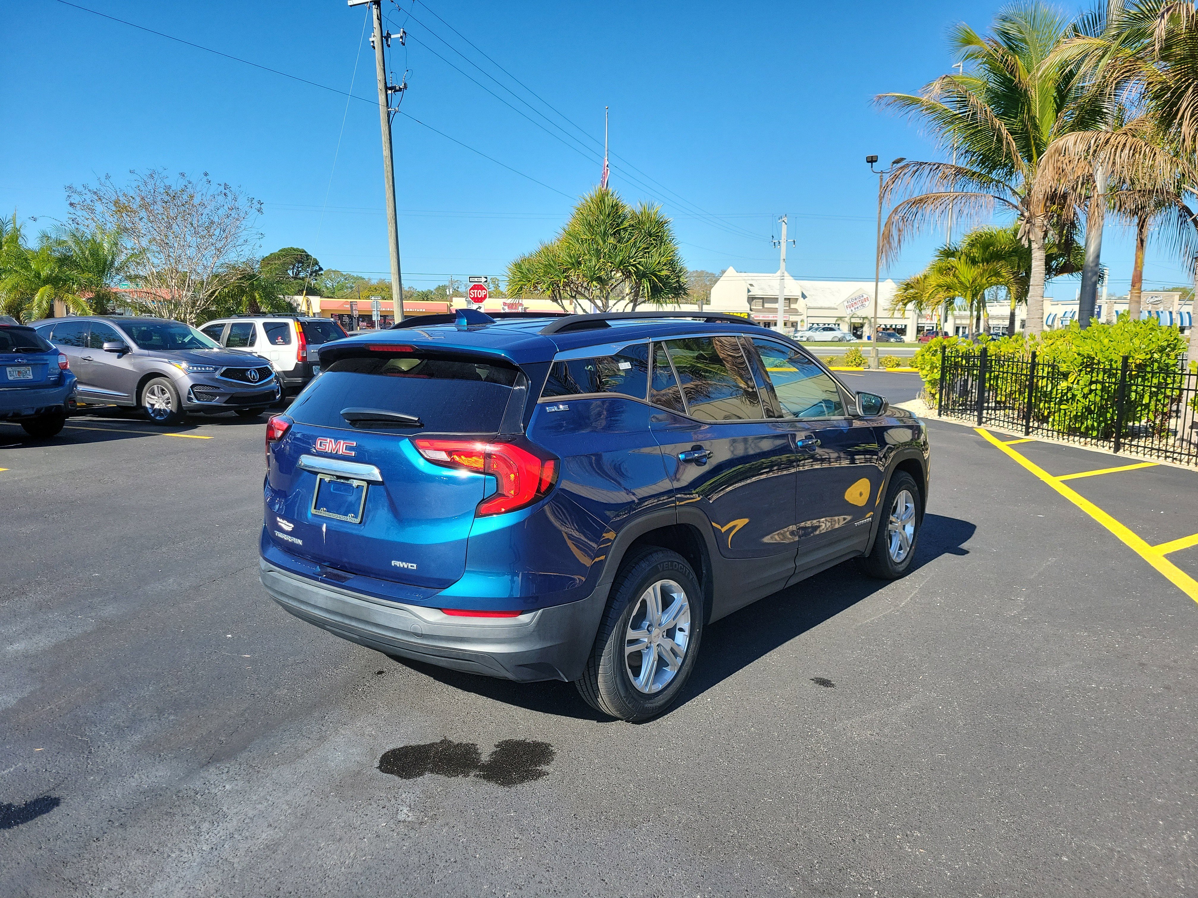 Used 2019 GMC Terrain SLE w/ Driver Convenience Package AWD/4WD image 6