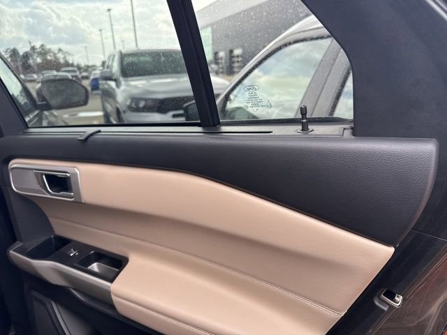 Used 2021 Ford Explorer Limited w/ Hybrid Equipment Group 310A image 11