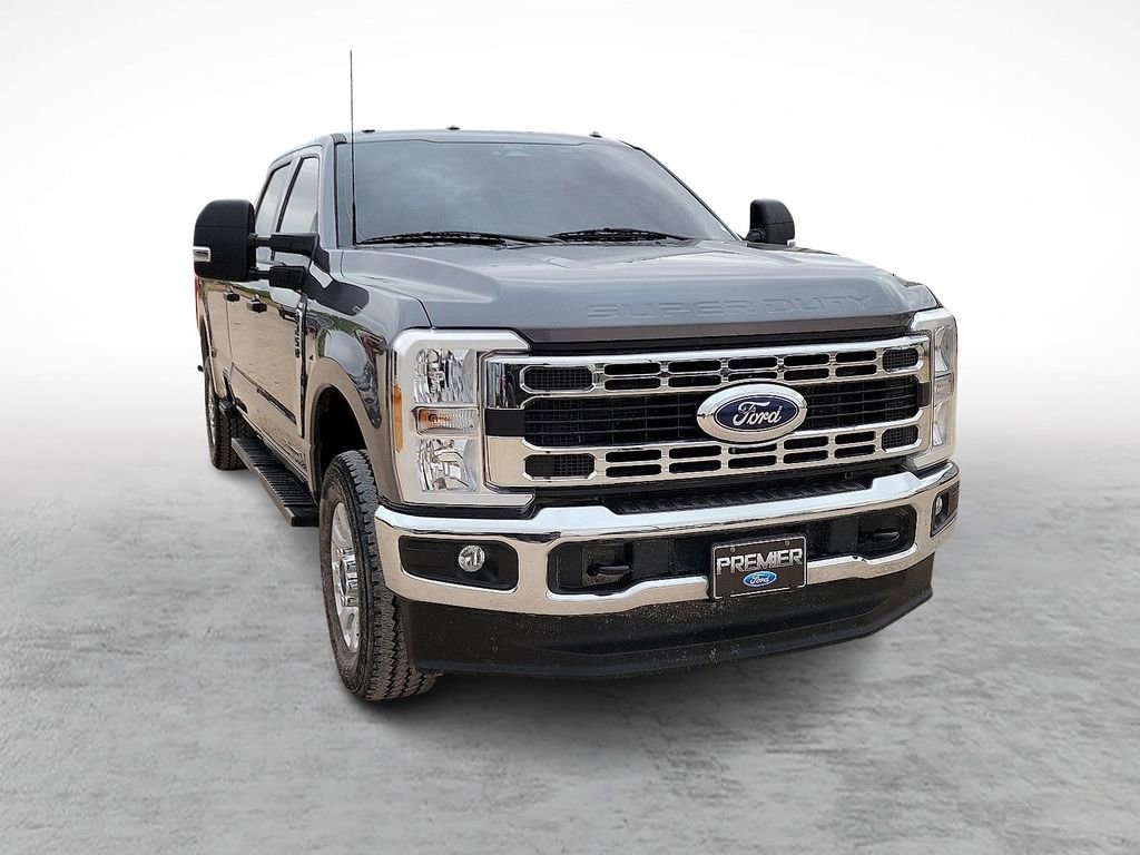 Used 2024 Ford F250 XLT AWD/4WD image 2