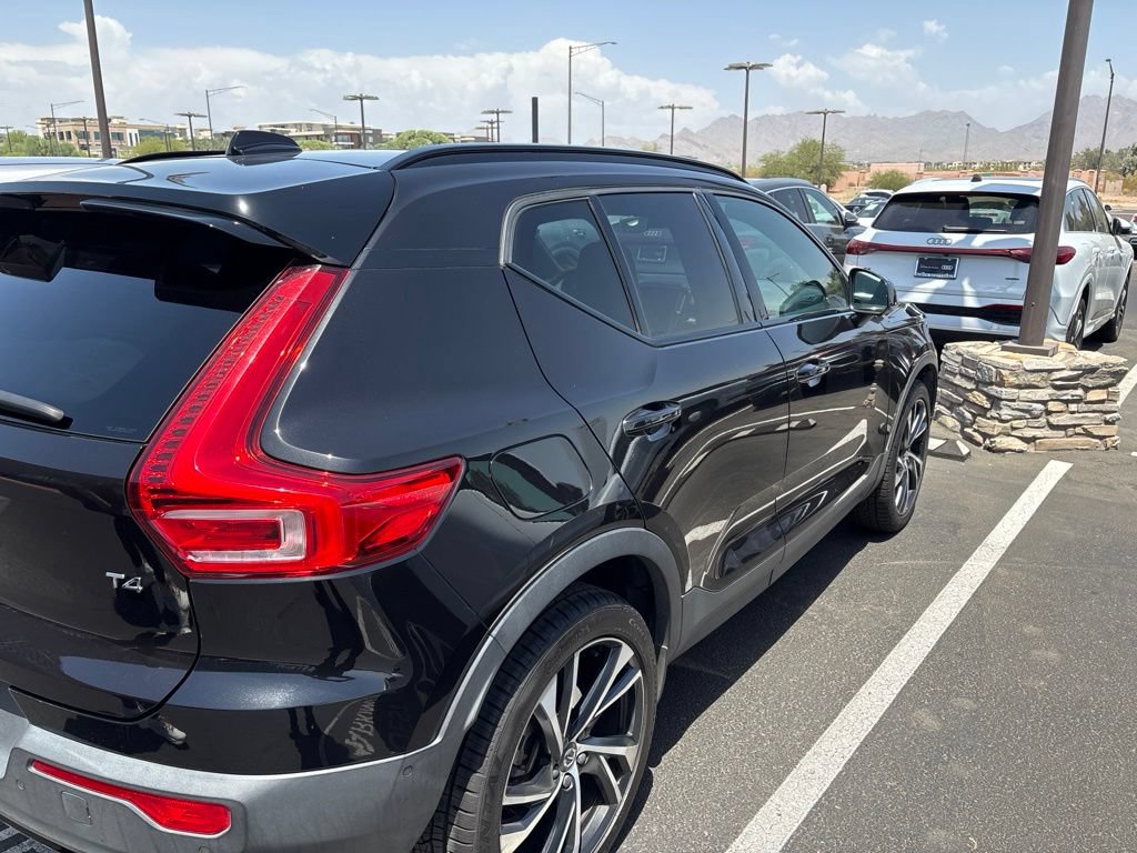 Used 2021 Volvo XC40 T4 R-Design w/ Advanced Package FWD image 4