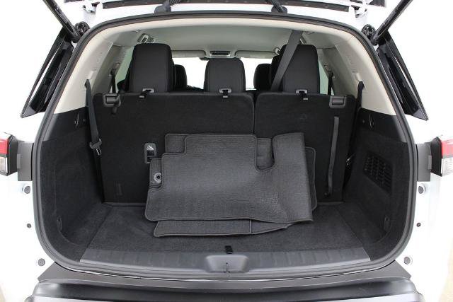 Certified 2026 Nissan Pathfinder SV FWD image 29