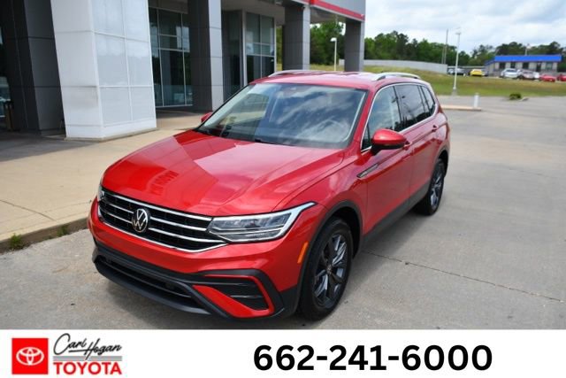 Used 2023 Volkswagen Tiguan SE FWD image 1