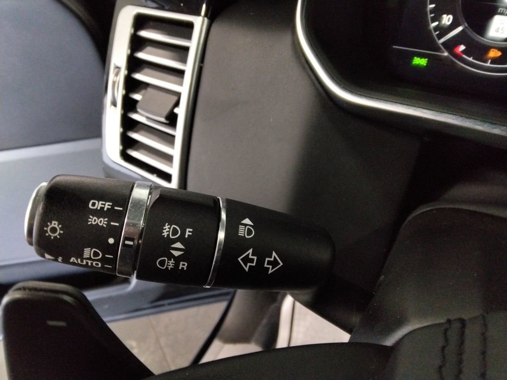 Used 2020 Land Rover Range Rover Long Wheelbase HSE image 15