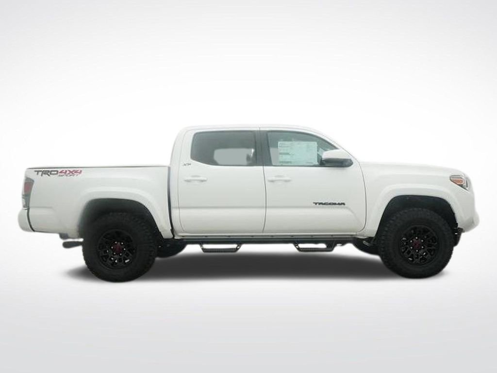 Used 2022 Toyota Tacoma TRD Sport w/ Technology Package AWD/4WD image 31
