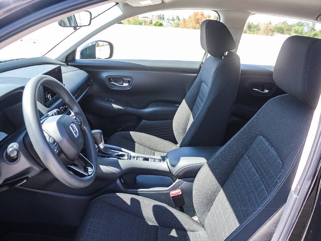 Certified 2025 Honda HR-V LX image 18