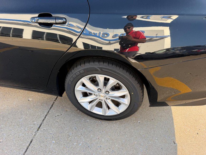 Used 2025 Chevrolet Malibu LT FWD image 5