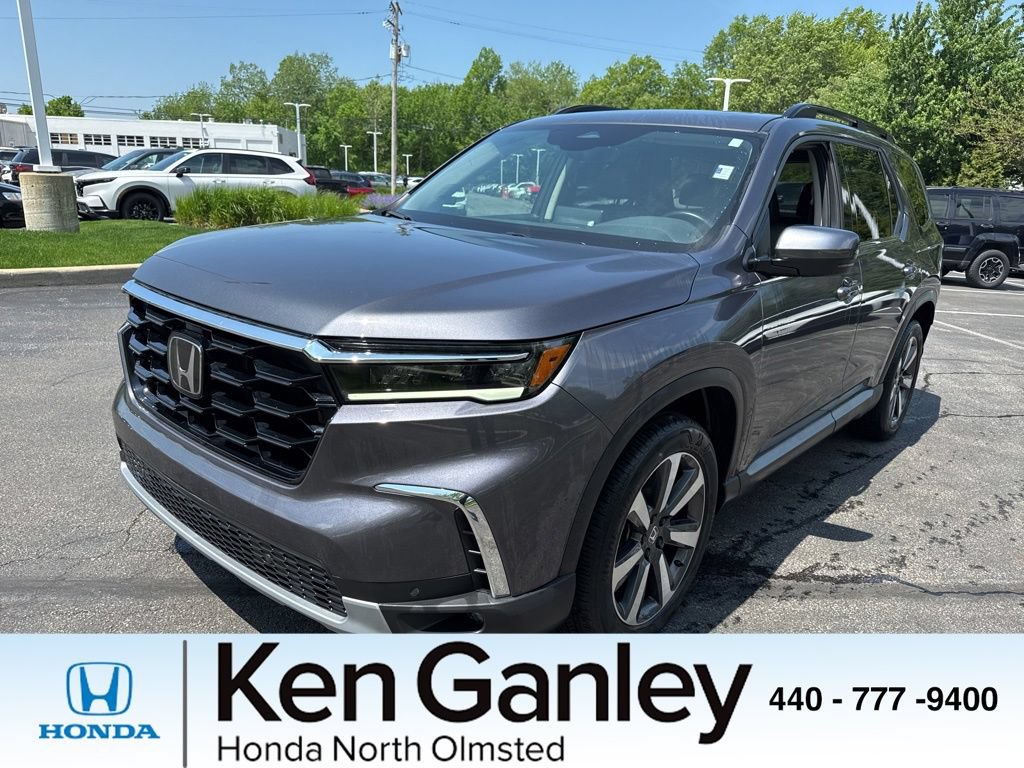 Certified 2025 Honda Pilot Touring image 1