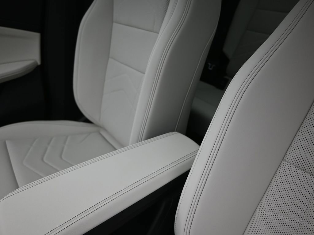New 2026 BMW X1 xDrive28i w/ Technology Package AWD/4WD image 14