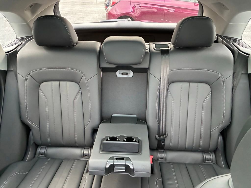 Used 2023 Audi Q5 2.0T Premium w/ Convenience Package image 15